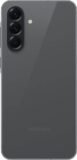ظهر هاتف samsung galaxy a56 5g​ باللون الاسود يبرز لغة التصميم الهندسي وتوزيع عدسات الكاميرا الخلفية.