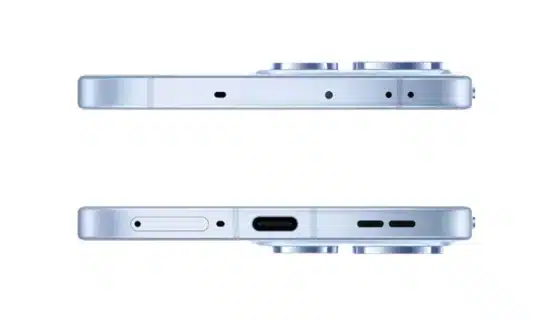 الإطار العلوي والسفلي لهاتف Oppo Reno 15 باللون الأزرق الفاتح، يوضح توزيع منافذ الشحن، السماعات، ومقدار بروز الكاميرا الخلفية.
