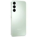 ظهر هاتف Samsung Galaxy A16 باللون اخضر فاتح من زاوية مائلة يبرز لغة التصميم الهندسي وتوزيع عدسات الكاميرا الخلفية.