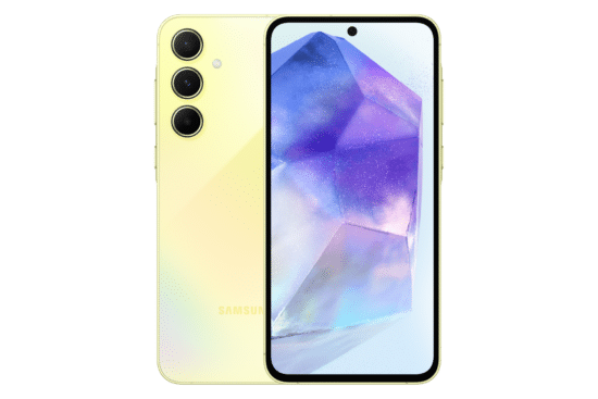 التصميم الكامل لهاتف Samsung Galaxy A55 5G باللون اصفر ليموني من الامام والخلف، يستعرض لغة التصميم وتوزيع الكاميرات.